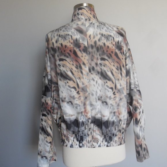 St. John Lightweight Cheetah Animal Print Wind Light Jacket Windbreaker - Picture 4 of 9